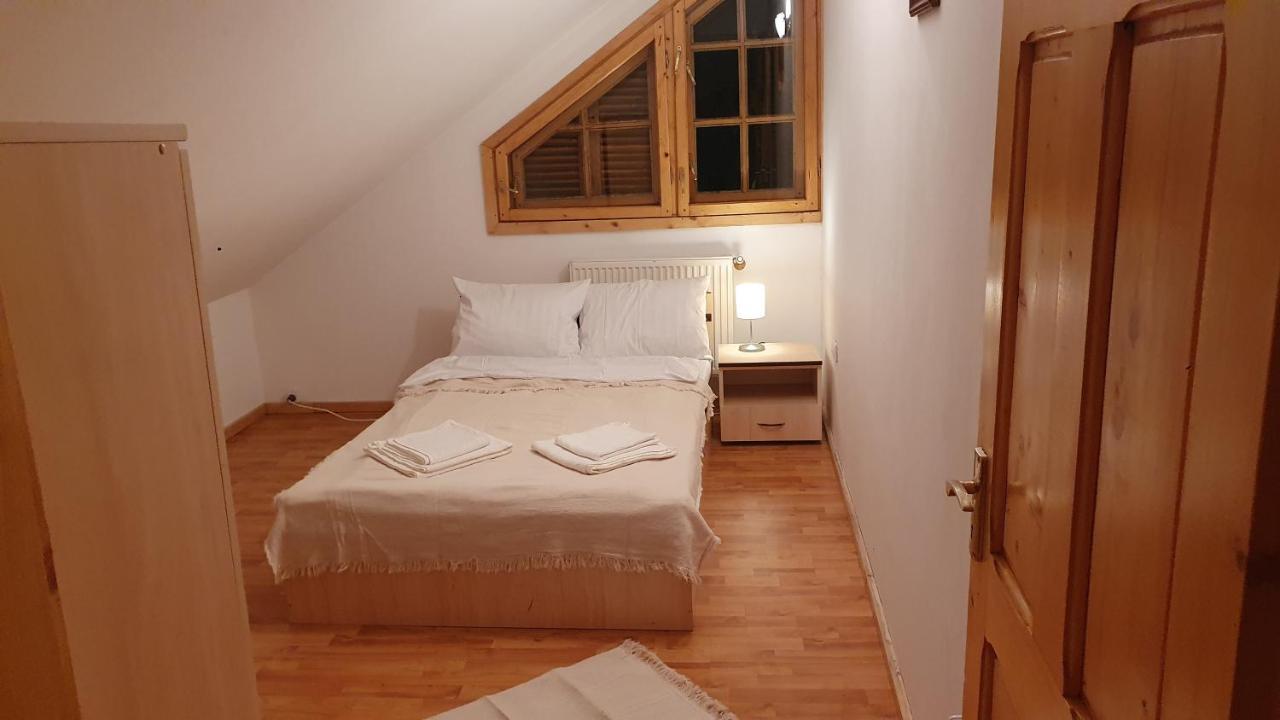 Vila Panselutelor 6 Sinaia Esterno foto
