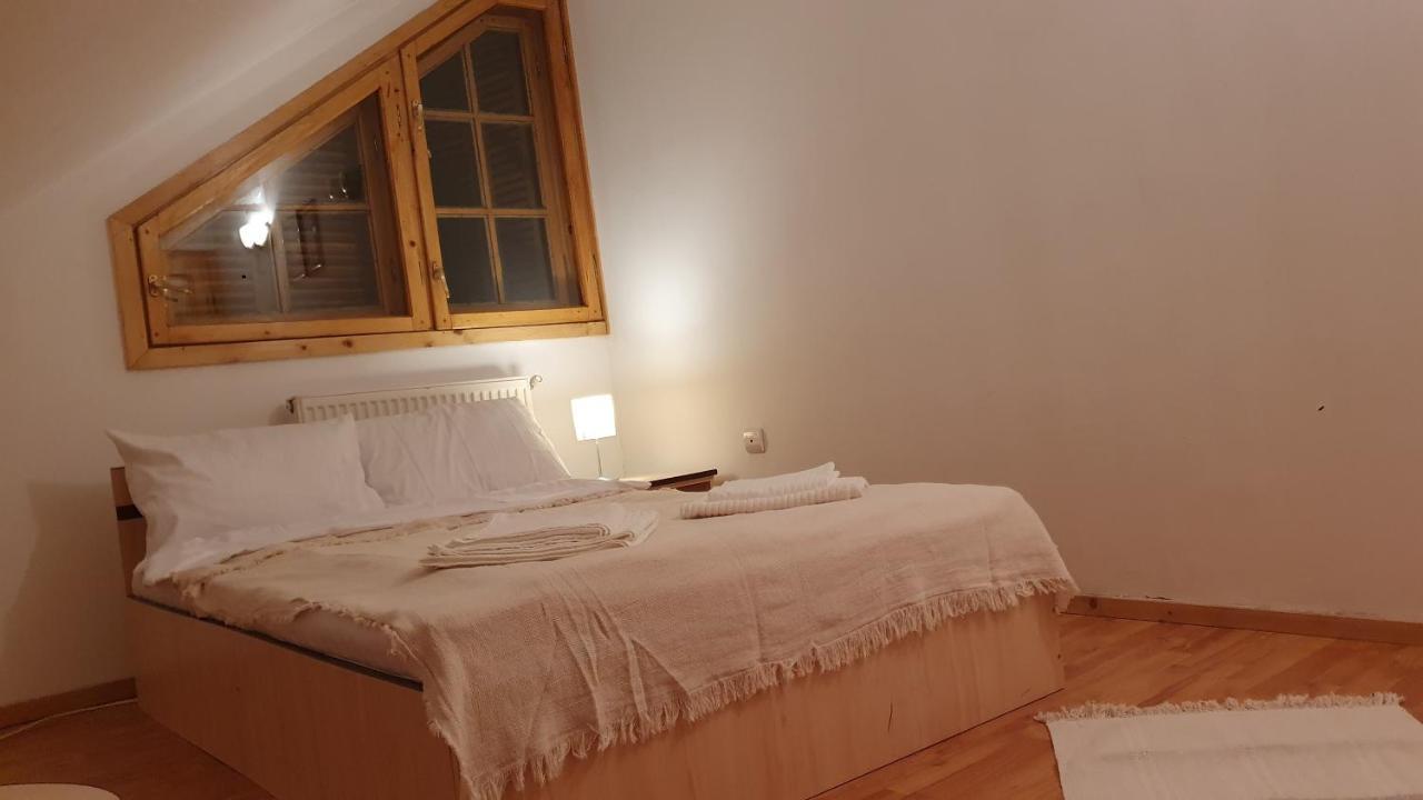 Vila Panselutelor 6 Sinaia Esterno foto